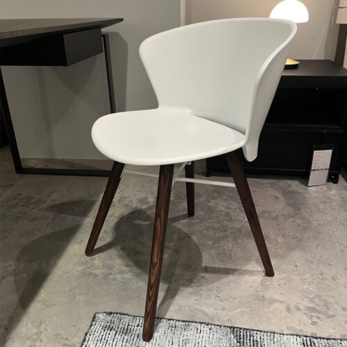 BAHIA Chair : Floor Model