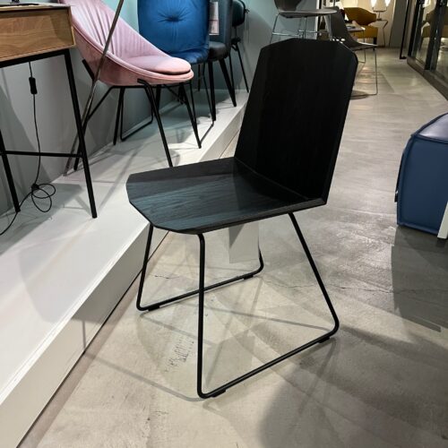 FACETTE Chair: Floor Models