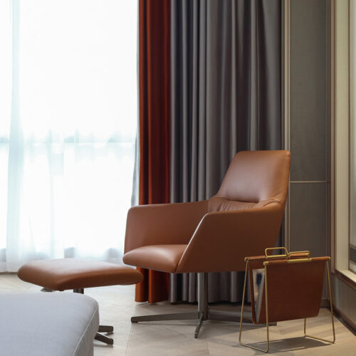 Qing Swivel Lounge Chair