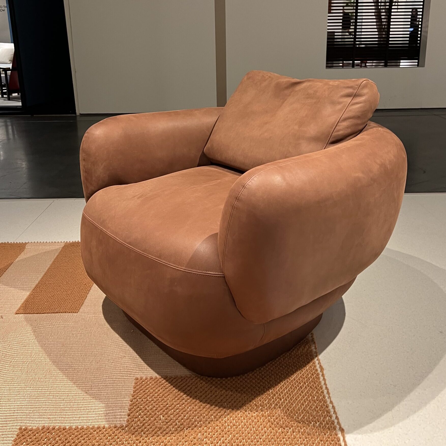 Anam Swivel Lounge Chair