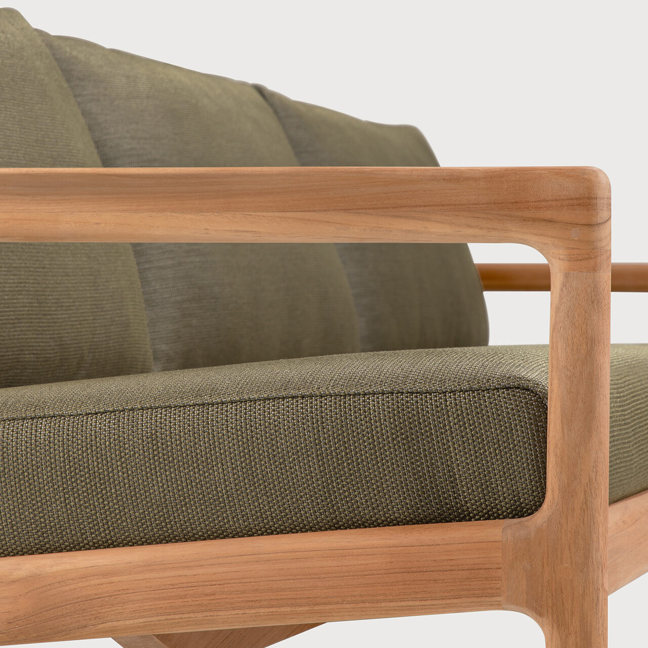 Teak + Green cushion